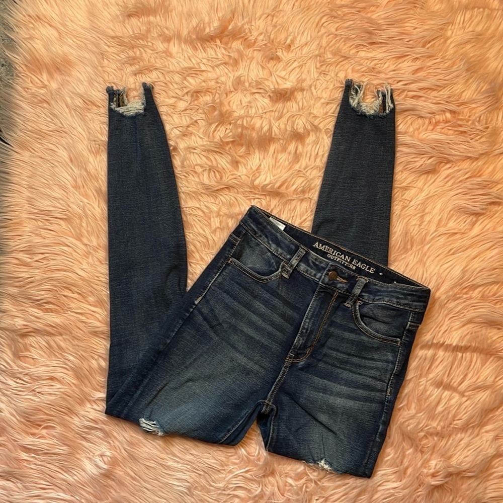 American Eagle Dark Wash Super Stretch Super High Rise Distressed Jegging Size 4